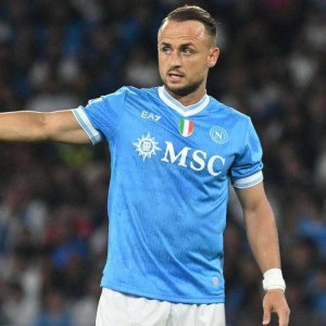 开云app官网-意天空：德布劳内时隔四个月归队训练，但洛博特卡又伤了