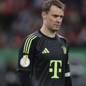 图片报：诺伊尔在封闭区域内与球队合练，并参加了对抗训练